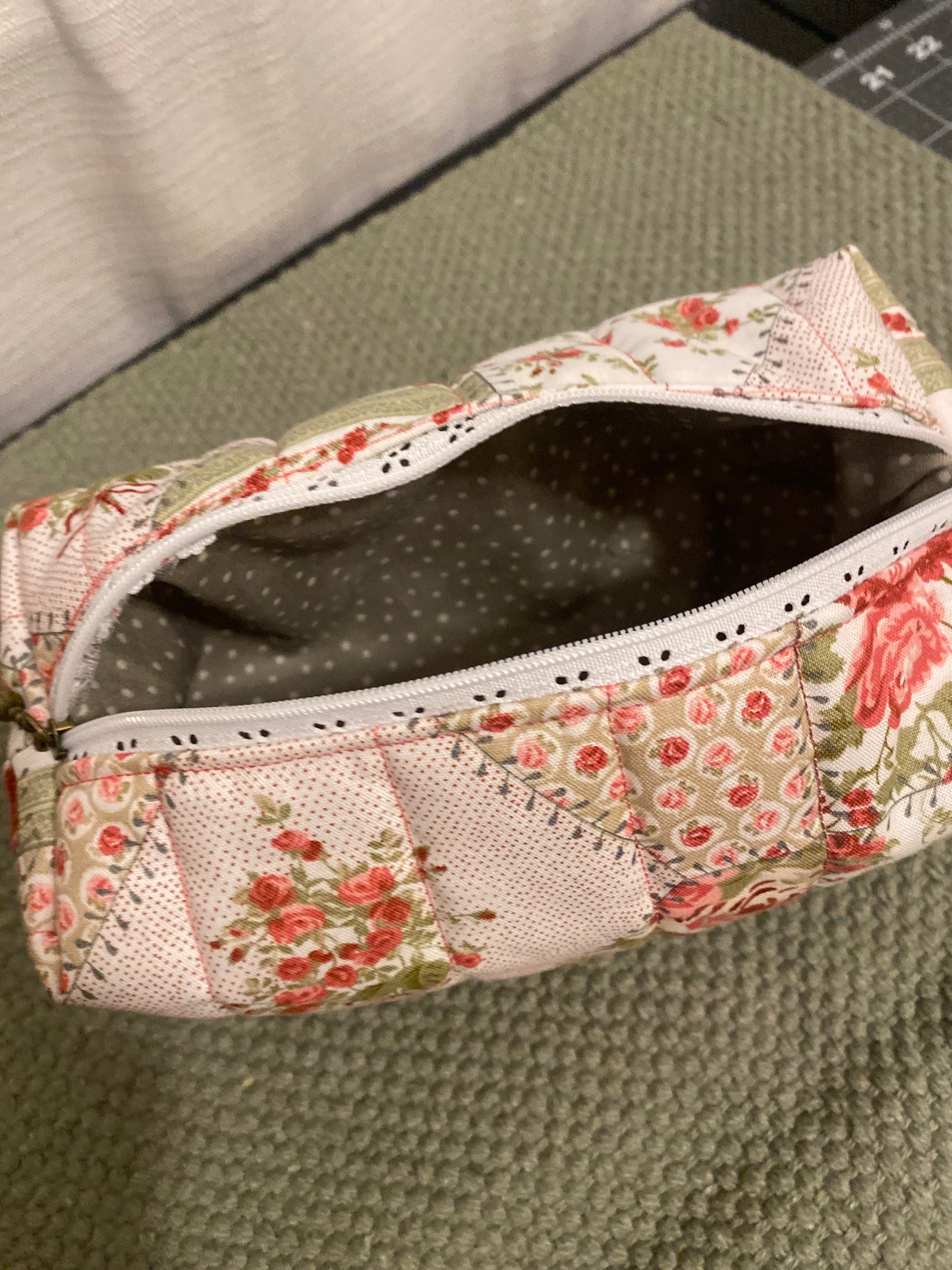 Garden Rose Quilted Pouch-Large