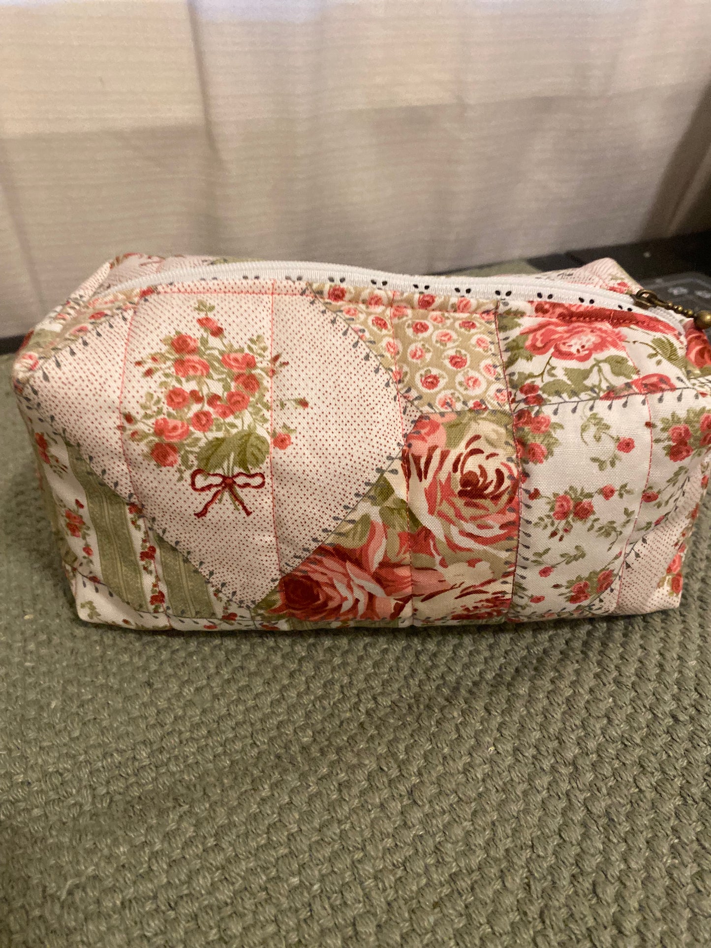 Garden Rose Quilted Pouch-Large