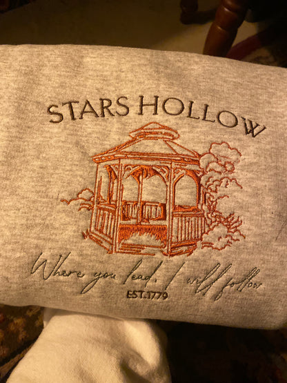 Stars Hollow Embroidered Crewneck